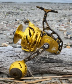 Visser PierMaster Bail-less Spinning Reel Gold PM8 Anniversary Model
